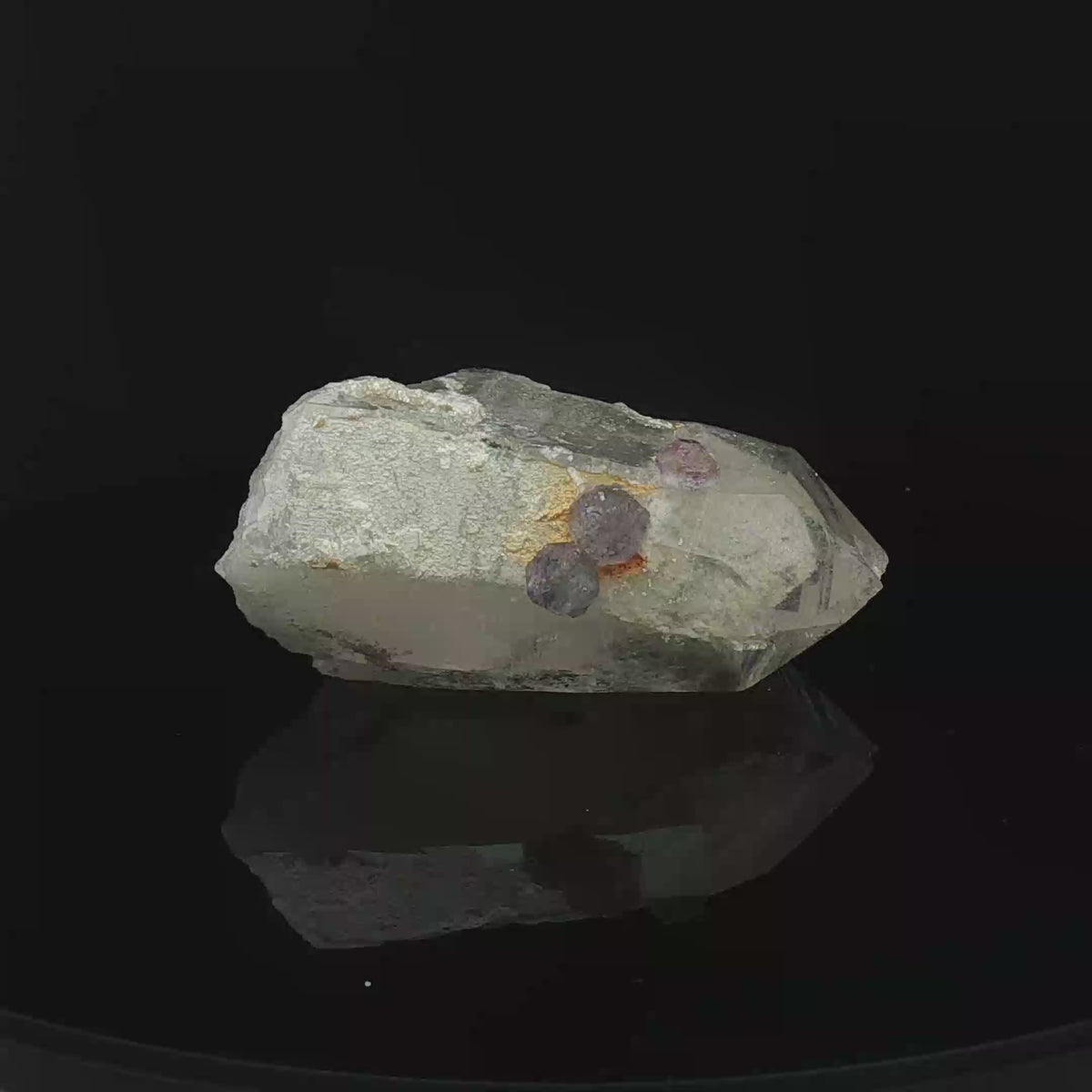 Fluorite on quartz phantom