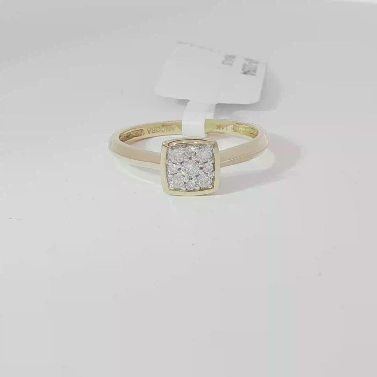 Petite square ring